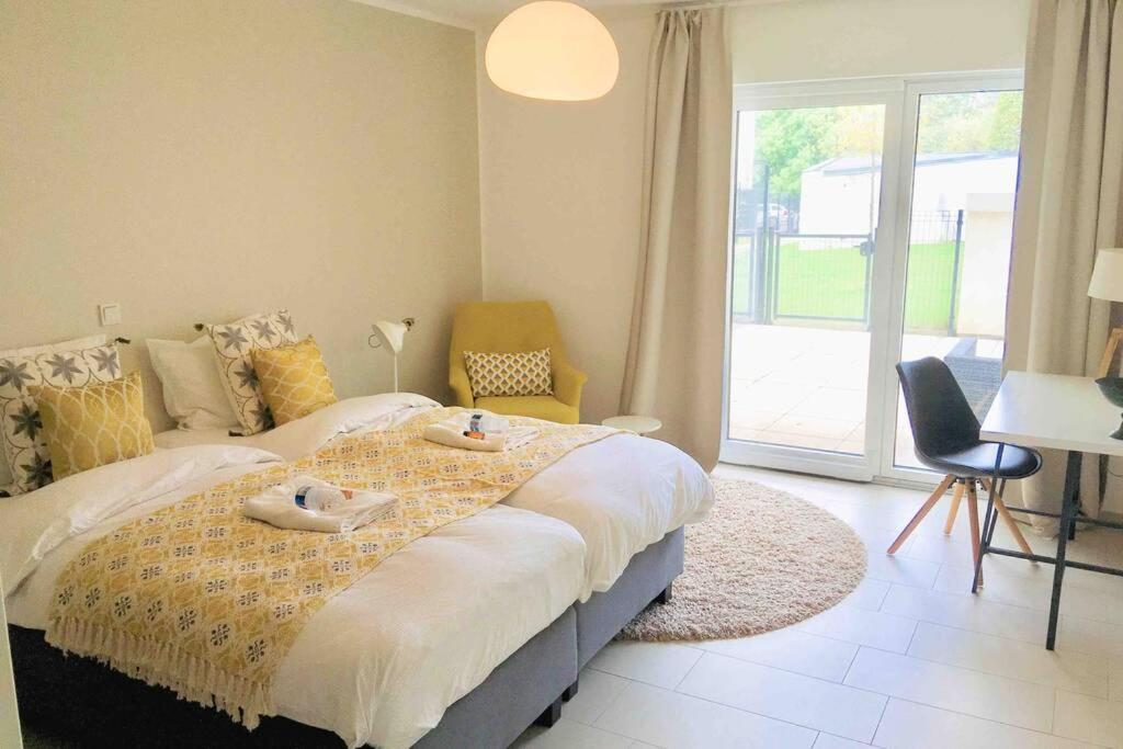 Large Family Retro Flat In City Center- Large Terrace & Garden View, Free Parking Luxembourg Eksteriør bilde