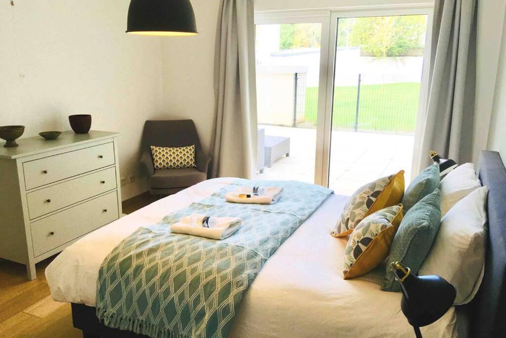 Large Family Retro Flat In City Center- Large Terrace & Garden View, Free Parking Luxembourg Eksteriør bilde