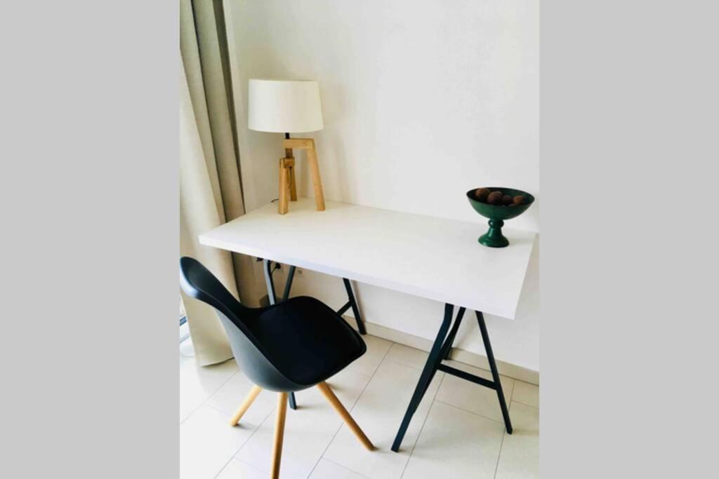 Large Family Retro Flat In City Center- Large Terrace & Garden View, Free Parking Luxembourg Eksteriør bilde