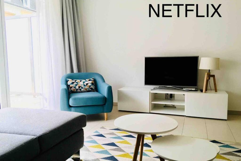 Large Family Retro Flat In City Center- Large Terrace & Garden View, Free Parking Luxembourg Eksteriør bilde