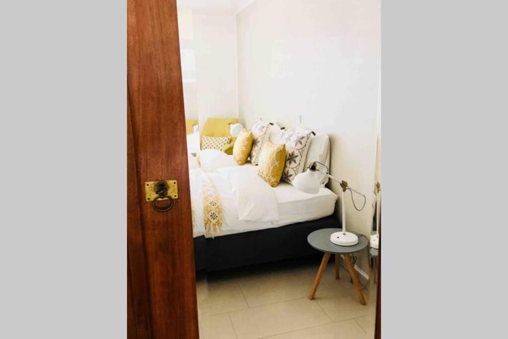 Large Family Retro Flat In City Center- Large Terrace & Garden View, Free Parking Luxembourg Eksteriør bilde